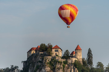 Fototapeta na wymiar Lake Bled Balloons
