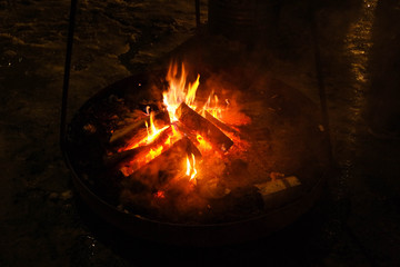 Lagerfeuer am Abend