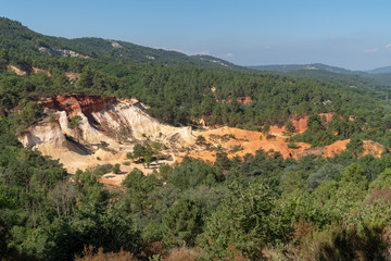 Fototapeta na wymiar Ochre rocks in French Colorado Rustrel in South France