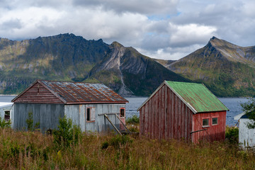Fototapeta na wymiar Fischerhütten in Mefjord Brygge, Mefjordvær, Norwegen
