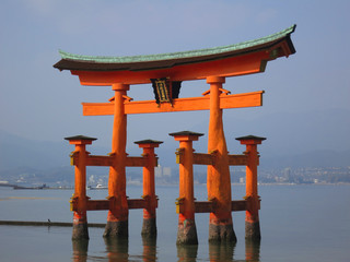 世界文化遺産の厳島神社の鳥居