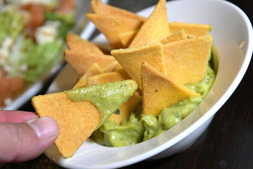 Nachos con guacamole