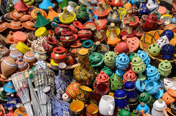 Bunte Keramik in Marokko