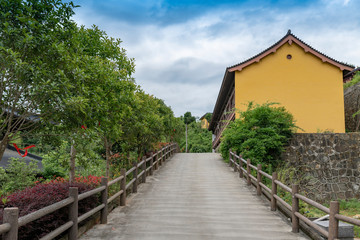 Fototapeta na wymiar The scenery of Chongren Temple in Lishui City, Zhejiang Province, China