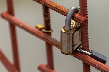 Padlocks on the bridge of lovers, a tradition of newlyweds .