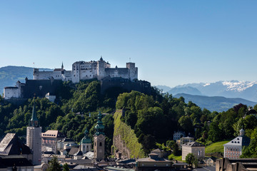 Obraz premium downtown and Hohensalzburg