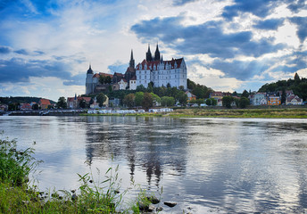Obraz premium view over the town of Meissen in Germany, on the Albrechtsburg over the river Elbe