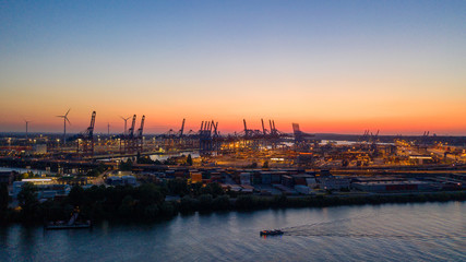 Fototapeta premium Sunset Hamburger Hafen