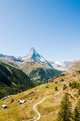 Fototapeta premium Zermatt, Matterhorn, Findeln, Sunnegga, Alpen, Wallis, Wanderweg, Weiler, Alm, Bergwiesen, Bergbauer, Sommer, Schweiz