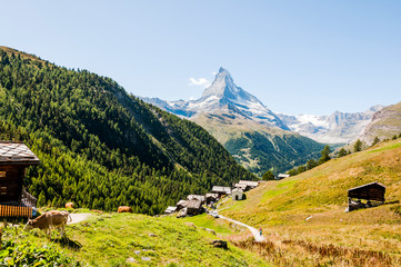 Zermatt, Findeln, Matterhorn, Sunnegga, Bergkapelle, Alpen, Wallis, Weiler, Alm, Bergwiesen, Bergblumen, Sommer, Schweiz - obrazy, fototapety, plakaty