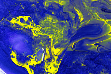 patterns of paint on the water / background photo beautiful patterns
