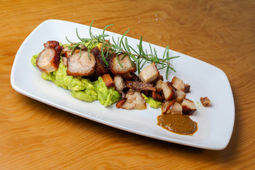 Chicharron en platillo