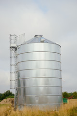 Grain silo