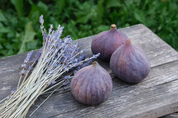 fresh figs on wooden table