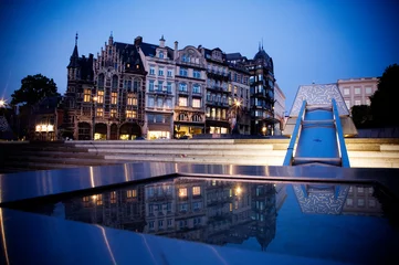 Rolgordijnen Brussels architecture reflected © BeaUhart