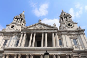 Fototapeta premium La cathédrale Saint Paul de Londres, construite en 1710 - Londres - Royaume Uni