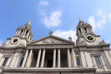 La cath&eacute;drale Saint Paul de Londres, construite en 1710 - Londres - Royaume Uni