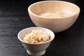 玄米ご飯と玄米