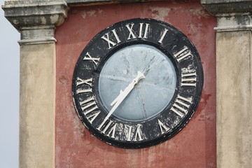Uhr am Glockenturm der alten Festung in Korfu-Stadt
