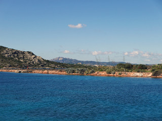 Fototapeta premium il bel mare blu e limpido dell'isola de La Maddalena in Sardegna in Italia