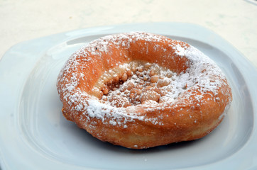 Fränkischer ausgezogener Krapfen