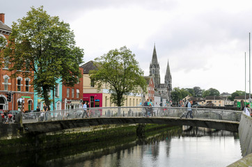 Fototapeta na wymiar Bank of the river Lee in Cork, Ireland. city center.