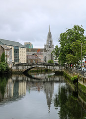 Fototapeta na wymiar Bank of the river Lee in Cork, Ireland. city center.