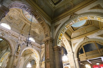 Obraz premium Santiago Metropolitan Cathedral at the Plaza de Armas in Santiago de Chile