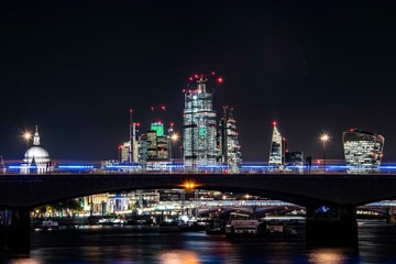 Fototapeta na wymiar The London skyline at night