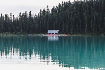 Fototapeta na wymiar canoe house on the lake