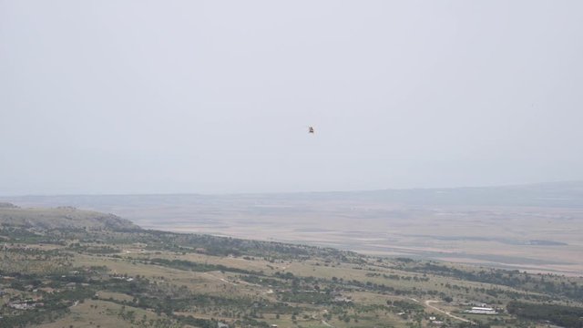 elicottero in volo durante un'esercitazione militare