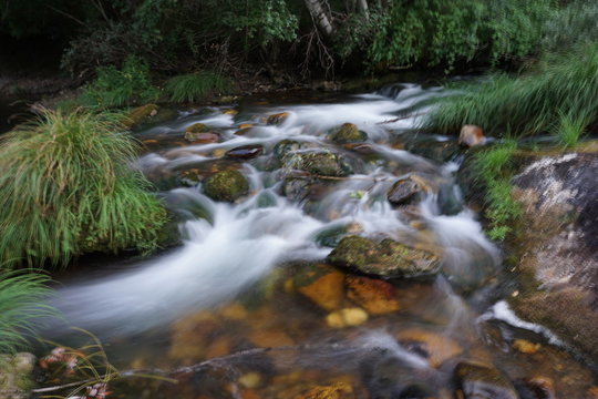 rocas mojadas