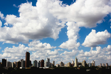 Fototapeta na wymiar Cityscape with clouds in Maringa, Parana, Brazil