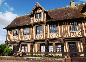 Fototapeta na wymiar Beuvron-en-Auge is an achetpical small beautiful village in Normandy, France well-knowm by its half-timbered buildings.