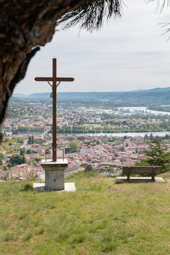 Vue sur Condrieu depuis le vignoble