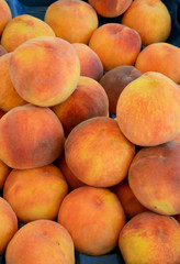 Fototapeta na wymiar organic and fresh peaches at the market