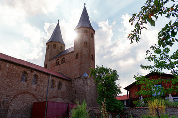 Fototapeta na wymiar Die Türme vom Kloster Drübeck