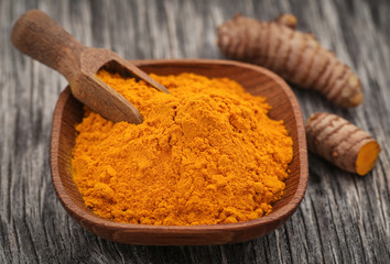 Raw turmeric with powder