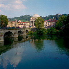 Fototapeta na wymiar Turin, Gran Madre e fiume Po