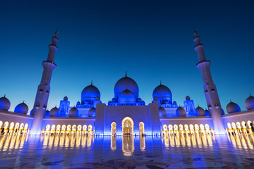 Sheikh Zayed Grand Mosque in Abu Dhabi near Dubai illuminated at night, United Arab EMirates
