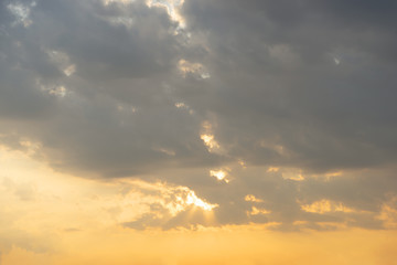 Obraz premium Beautiful sky, dawn, the rays of the sun break through the clouds. Natural background.