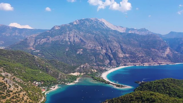 &Ouml;l&uuml;deniz is a resort village on the southwest coast of Turkey. It&rsquo;s known for the blue lagoon of &Ouml;l&uuml;deniz Tabiat Parki and the wide, white Belcekiz Beach. 