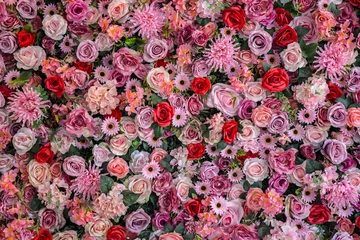  Vintage style rose bouquet background. © photonewman