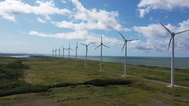 オロロンライン沿いの風力発電所 / オトンルイ風力発電所 北海道 苫前町