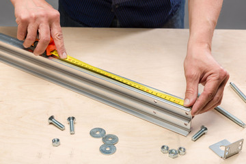 measuring an aluminum profile