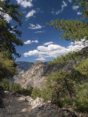 Fototapeta na wymiar Sky and cliffs in Yosemite