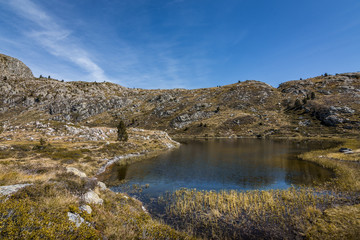Fototapeta na wymiar Lac de montagne - Etangs de Bassiès - Ariège