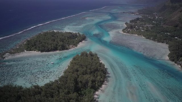 4K moorea water passage to lagoon blue waters