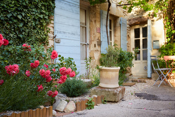 Fototapeta na wymiar Provence village home in France