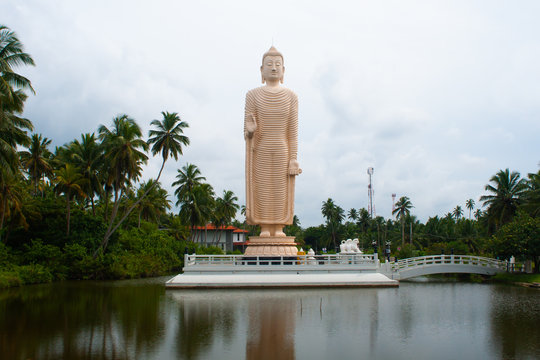 Tsunami Memorial - Peraliya Buddha Statue in Hikkaduwa, Sri Lanka